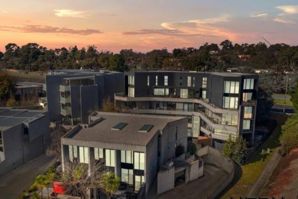 Large Executive 3 Bedroom Yarralumla Dış mekan fotoğraf