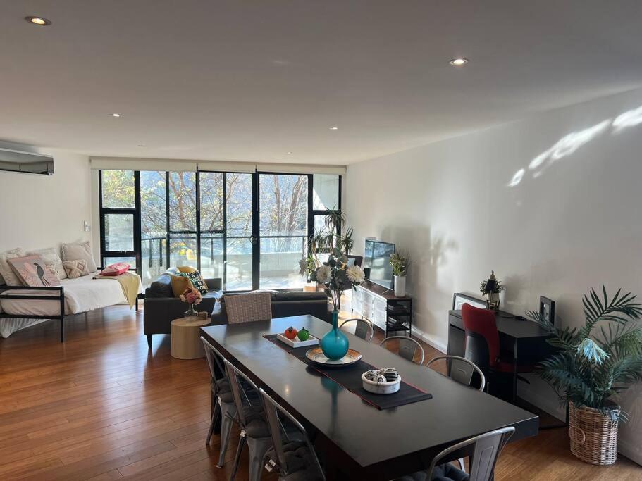 Large Executive 3 Bedroom Yarralumla Dış mekan fotoğraf
