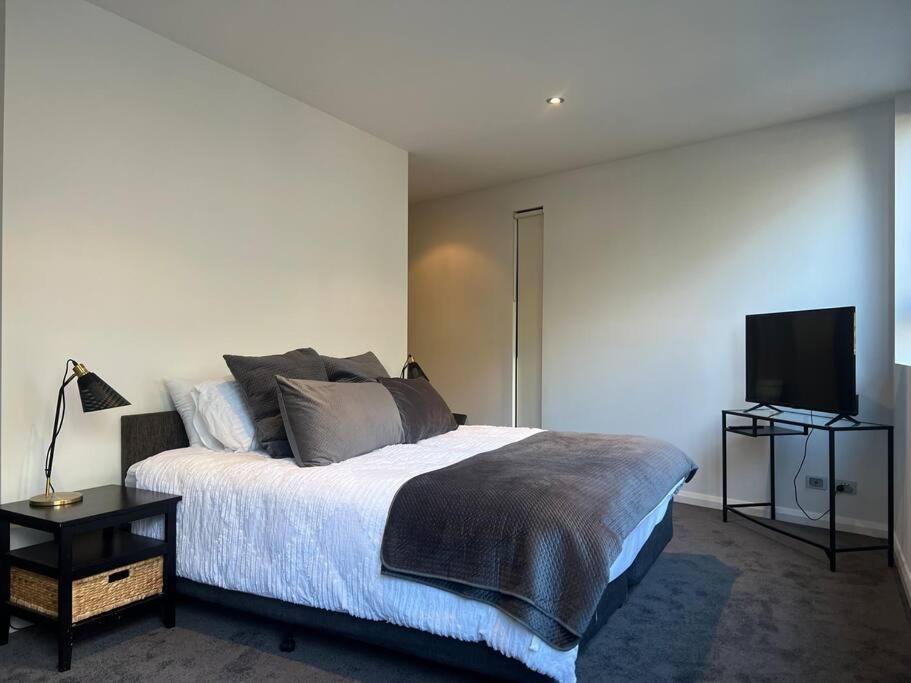 Large Executive 3 Bedroom Yarralumla Dış mekan fotoğraf