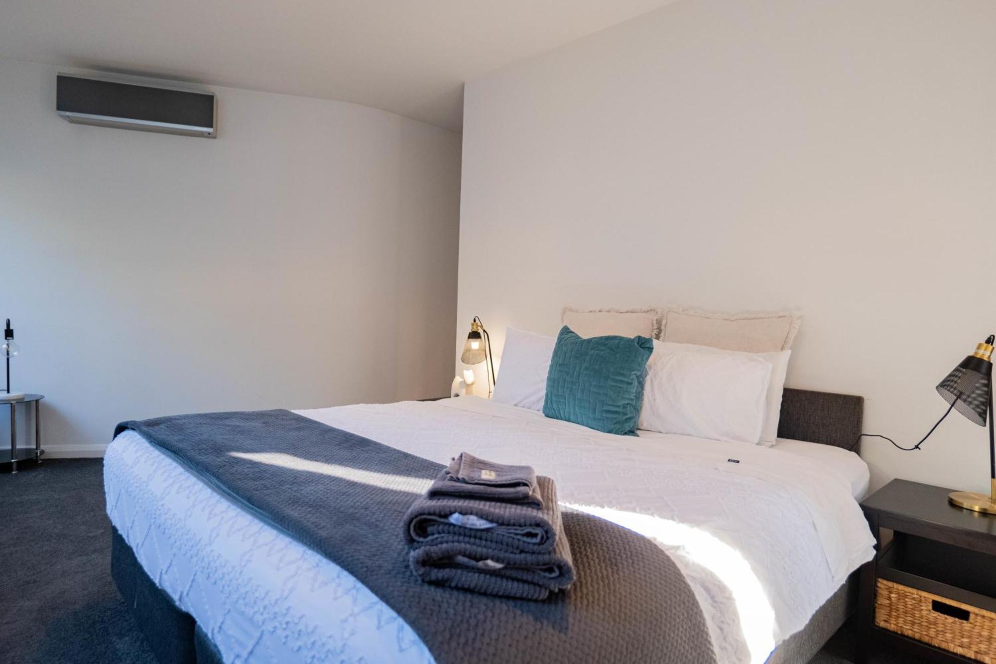 Large Executive 3 Bedroom Yarralumla Dış mekan fotoğraf