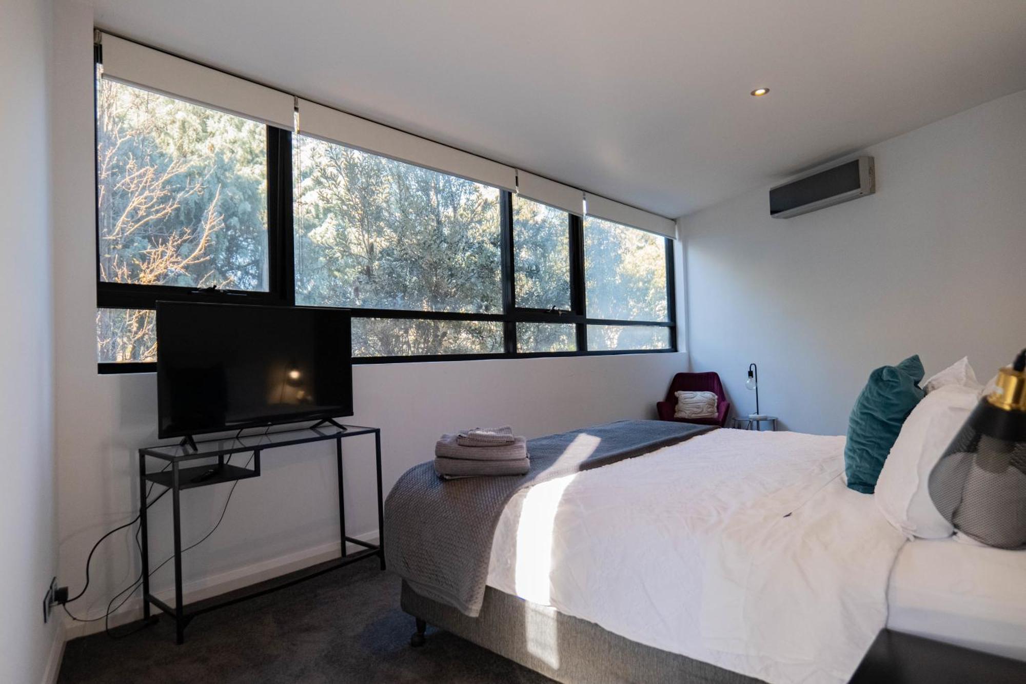 Large Executive 3 Bedroom Yarralumla Dış mekan fotoğraf