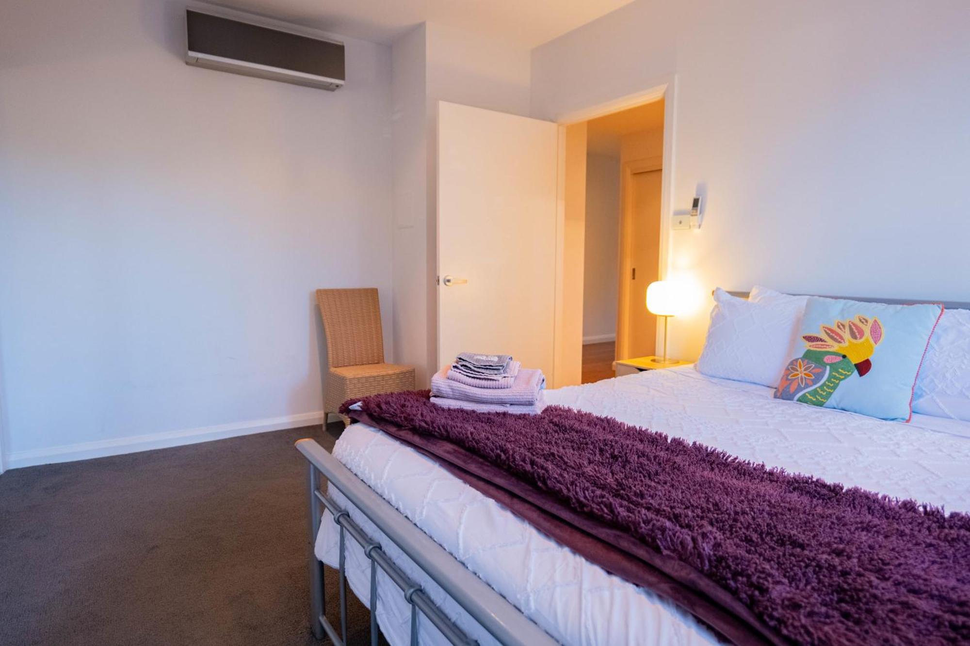 Large Executive 3 Bedroom Yarralumla Dış mekan fotoğraf