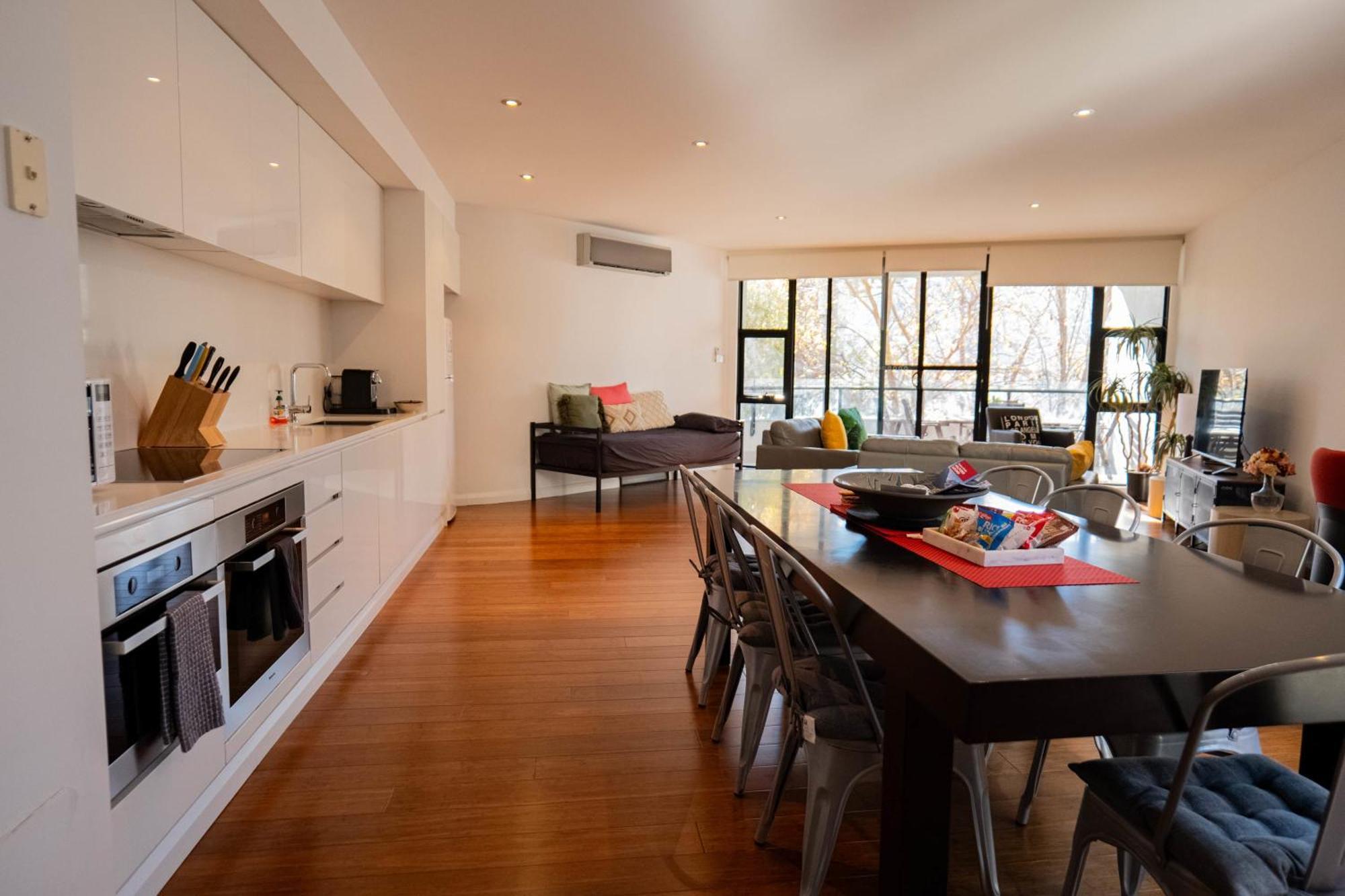 Large Executive 3 Bedroom Yarralumla Dış mekan fotoğraf